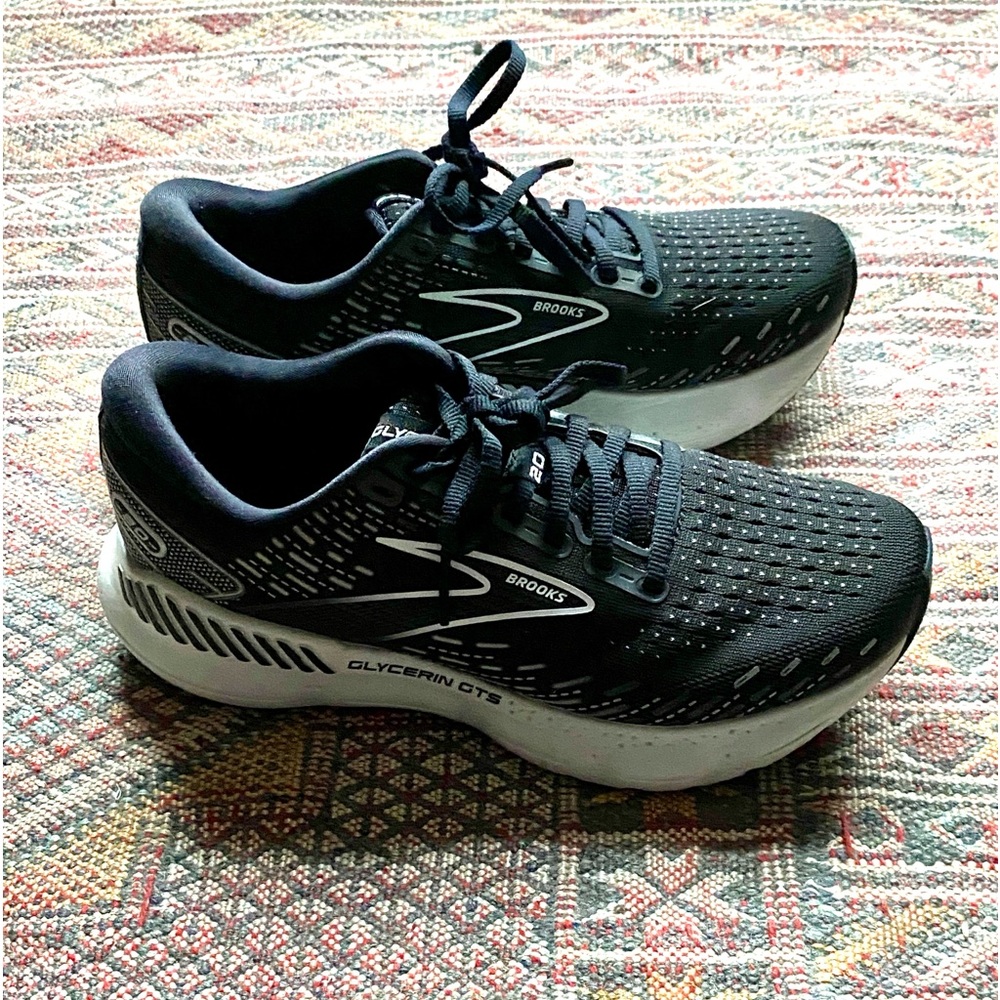 Brooks GTS 20 Running Sneakers